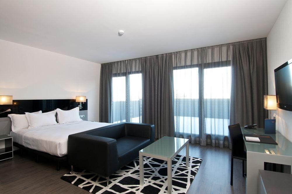 Ac Hotel Atocha By Marriott Madrid Exterior foto