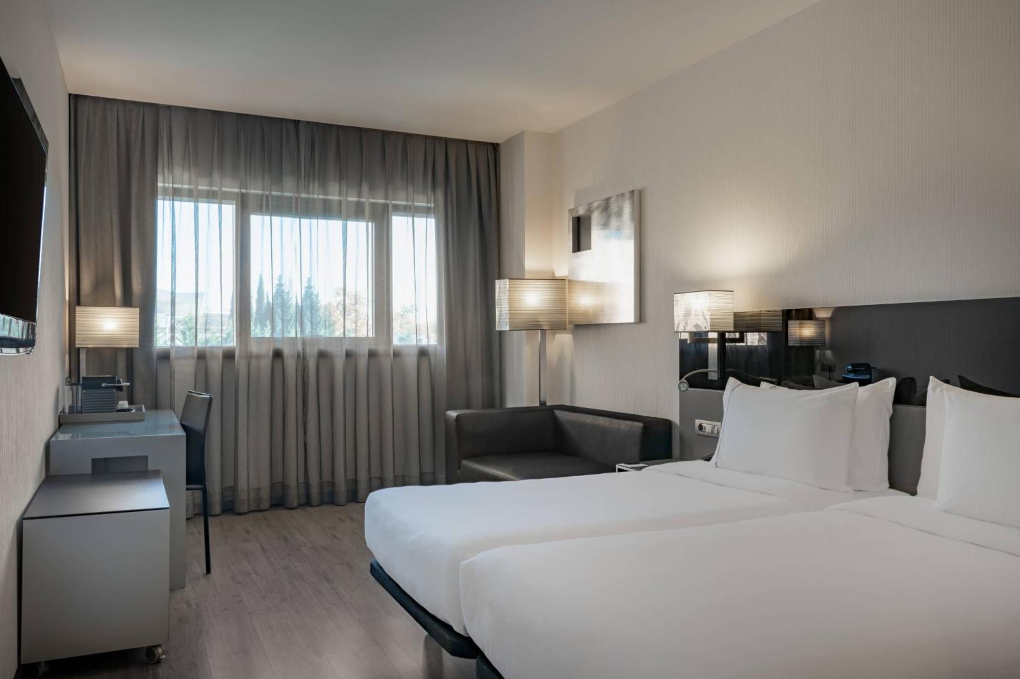 Ac Hotel Atocha By Marriott Madrid Exterior foto