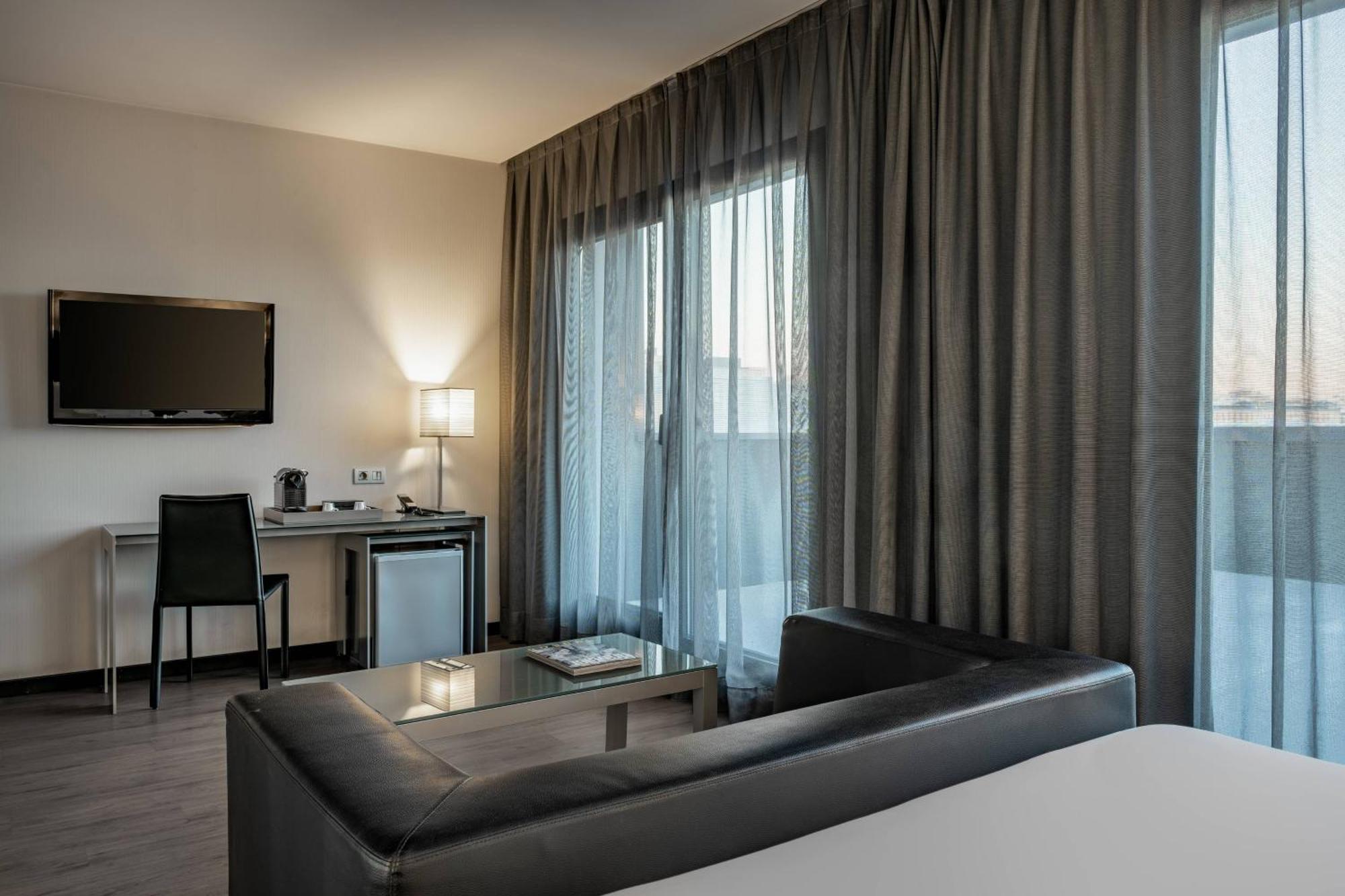 Ac Hotel Atocha By Marriott Madrid Exterior foto