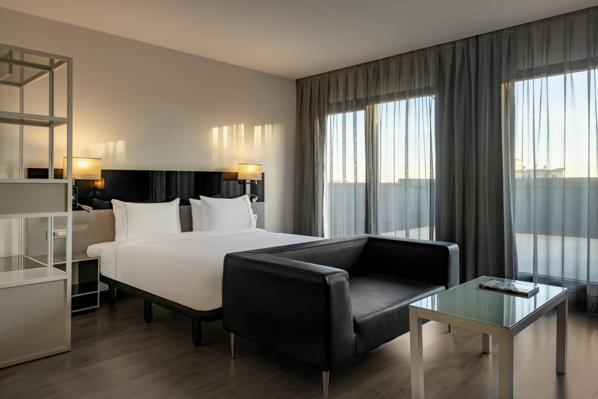 Ac Hotel Atocha By Marriott Madrid Exterior foto