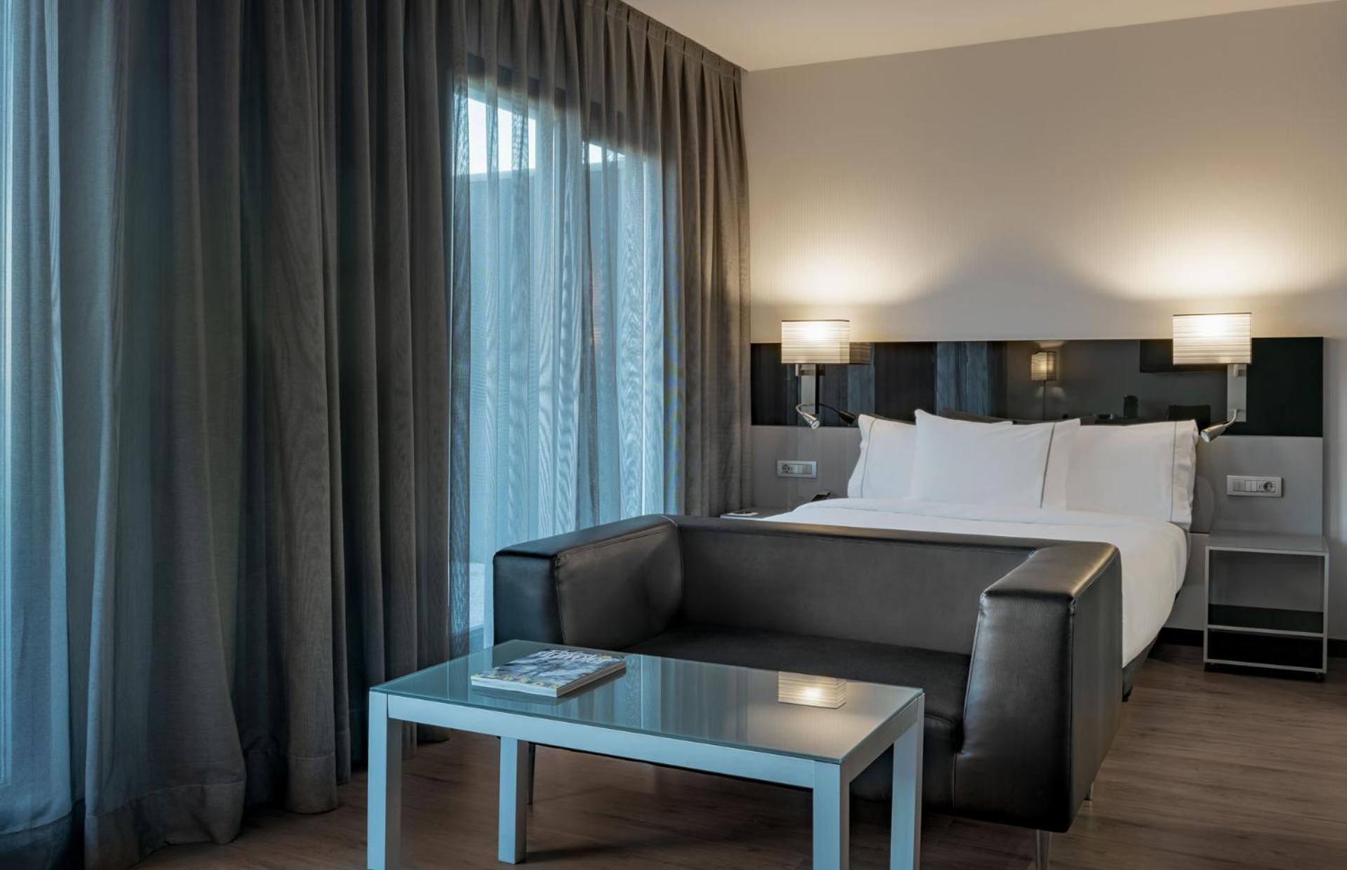 Ac Hotel Atocha By Marriott Madrid Exterior foto
