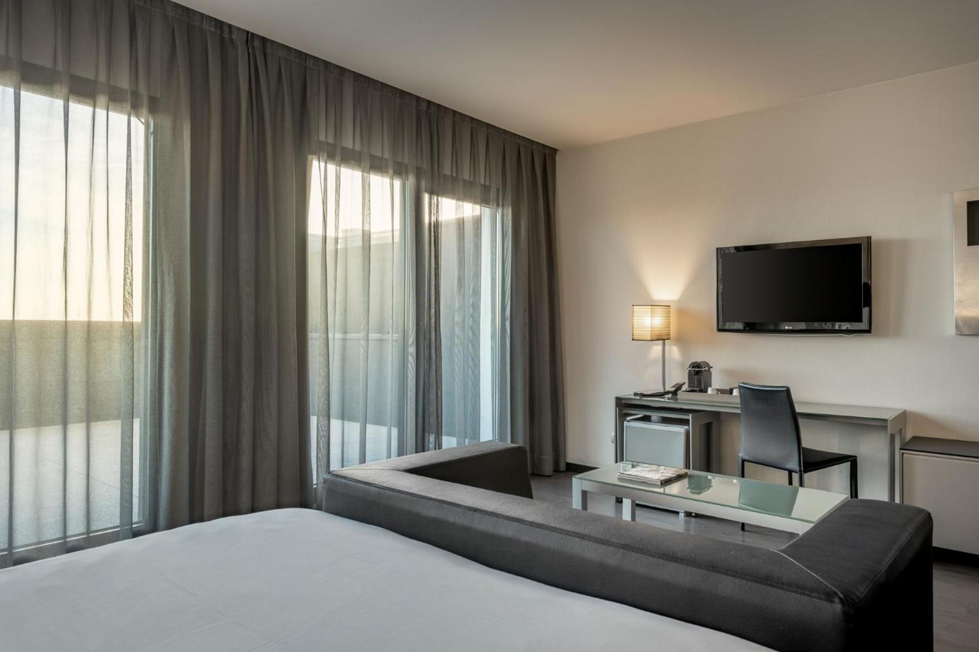 Ac Hotel Atocha By Marriott Madrid Exterior foto